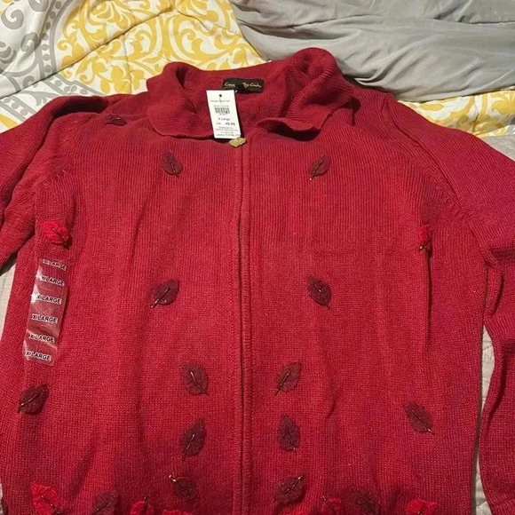 Sweater‎ - Picture 1 of 2